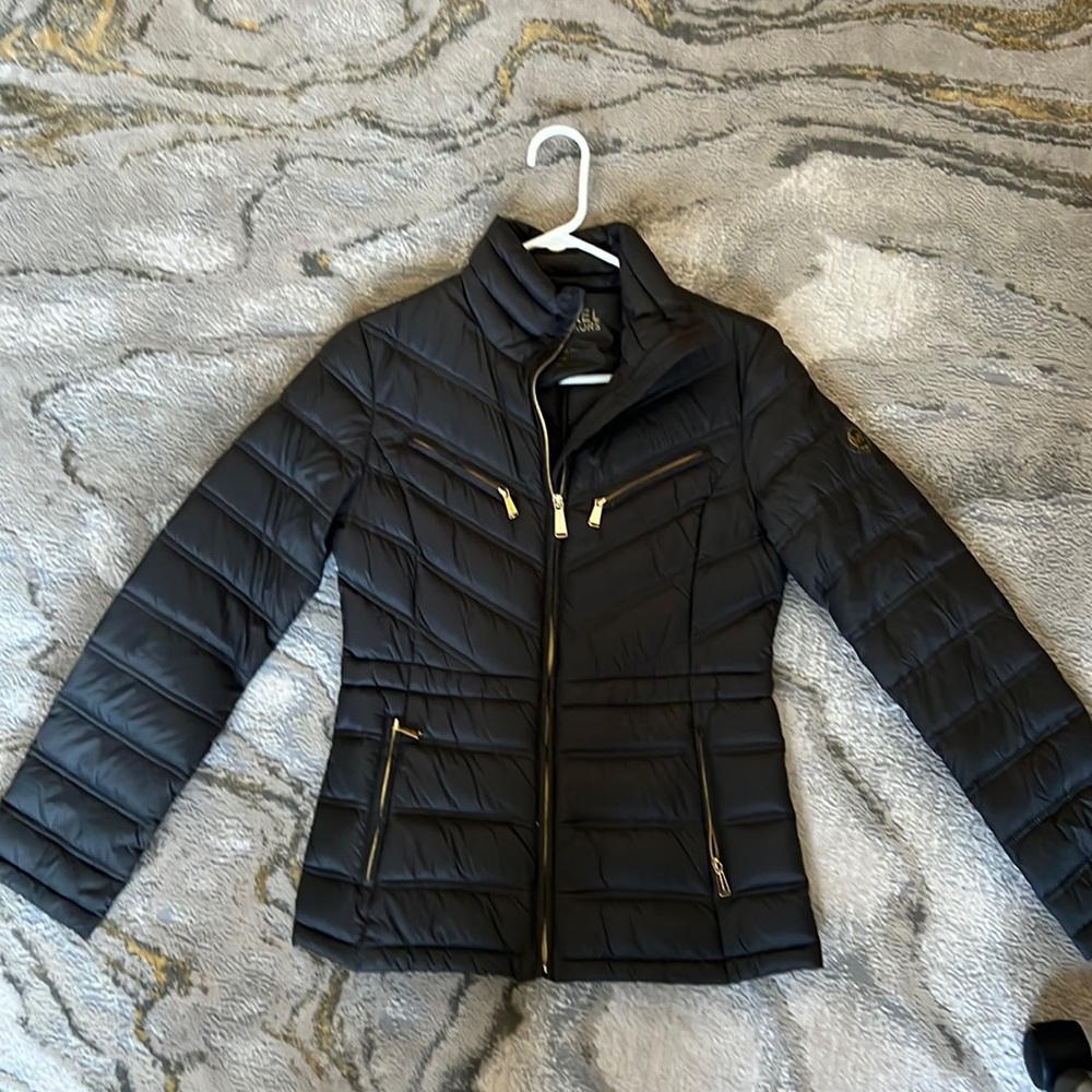 Michael Kors thin puffer jacket great condition practically new